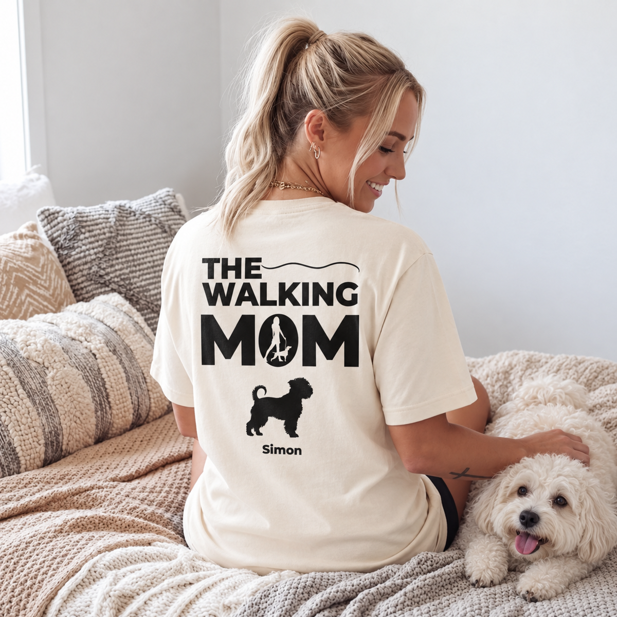 Beige T-shirt printed with "THE WALKING MOM" and a dog motif on the back.