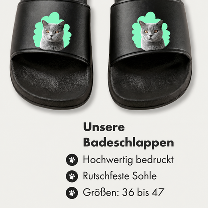 Black slides with cat portrait on a green background, non-slip sole, sizes 36 to 47.